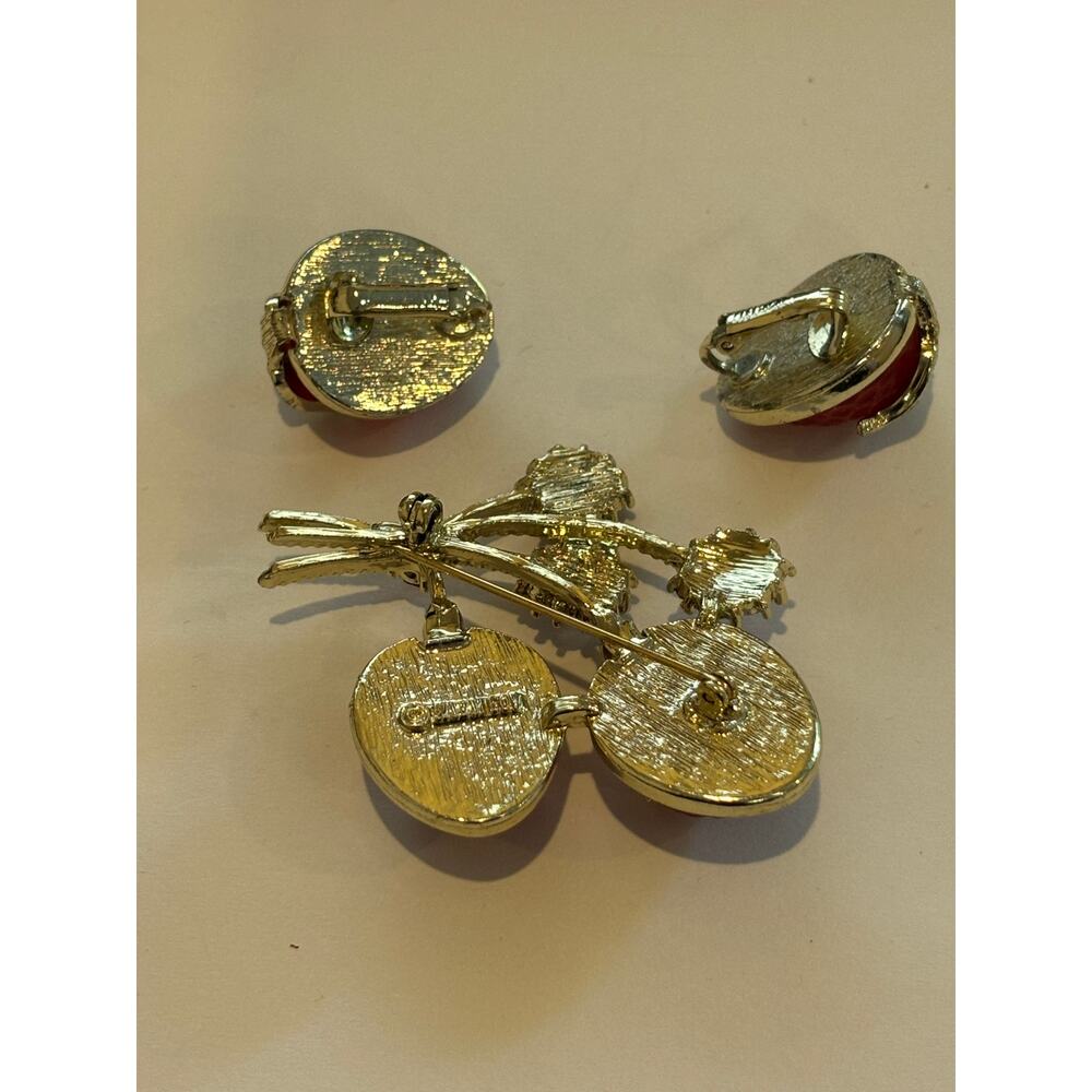 Vintage Sarah Coventry 'Strawberry Festival' Brooch & Earrings Set - Picture 4 of 4